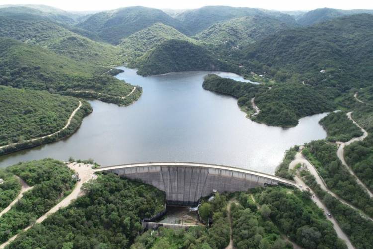 Recuperación hídrica en la provincia: el embalse La Quebrada se acerca a su nivel de vertedero
