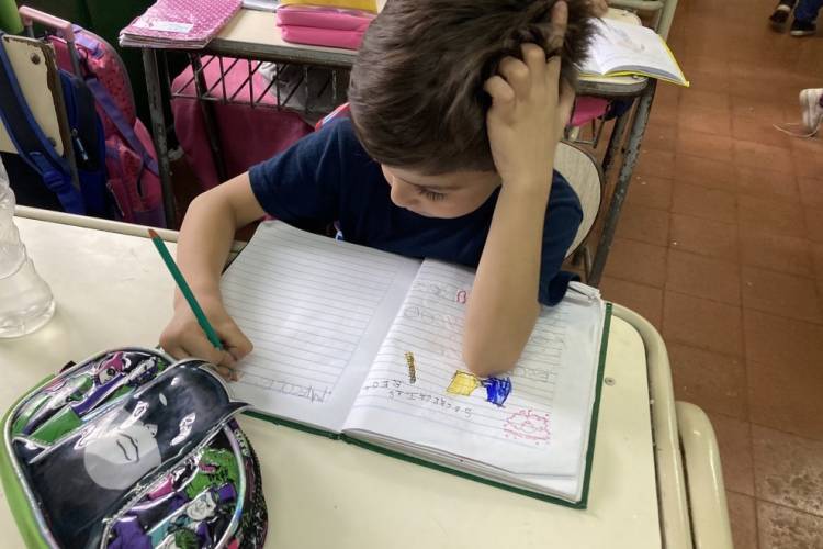Webgrafía: Un material de apoyo para el diseño de propuestas didácticas en matemática y lengua