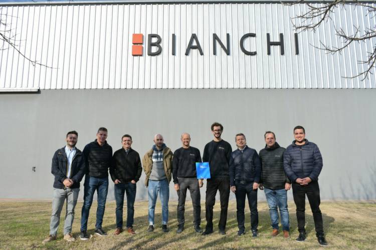 Bernarte recorrió la empresa Bianchi Cueros Argentino y firmó un convenio para fortalecer la capacitación local