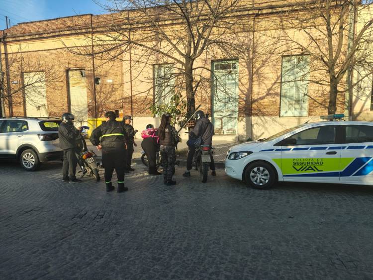 Continúan intensivamente los controles vehiculares en distintos puntos de la ciudad