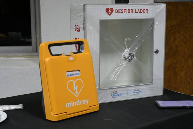 Ciudad cardioprotegida: Bernarte entregó desfibrilador externo automático a Tiro y Gimnasia