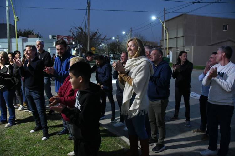 Las luces LED llegaron a barrio Parque