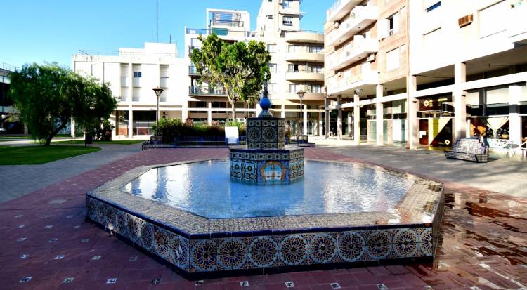 Se puso en marcha la fuente de la plazoleta Rincón Español