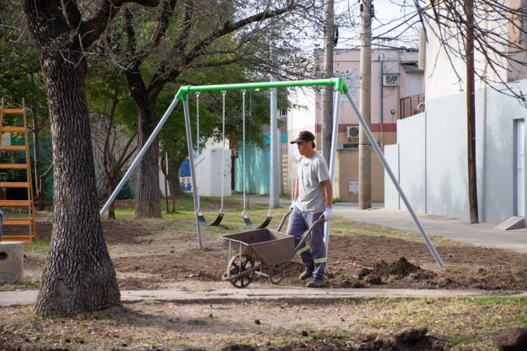 Avanzan los trabajos de refuncionalización y mantenimiento en barrio Roque Sáenz Peña