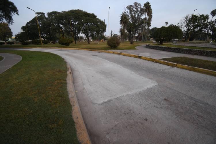 Finalizó el bacheo de un sector de Av. Libertador (N) en plaza Vélez Sarsfield