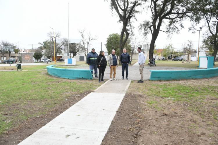 Culminaron las tareas de renovación de veredas en la Plaza Sarmiento
