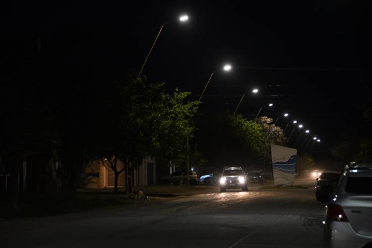 Barrio Bouchard completó su alumbrado público con luminarias LED