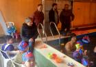 Los niños del CDI Paula Albarracín de Sarmiento realizaron actividades acuáticas en el Sport Automóvil Club