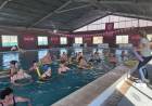 Adultos mayores comenzaron las actividades de natación en el natatorio del Club San Isidro