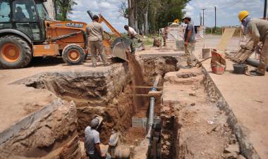 Comenzaron los trabajos que mejorarán la provisión de agua potable en Bº Plaza San Francisco  