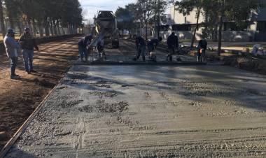 Comenzó la pavimentación de calle Las Margaritas