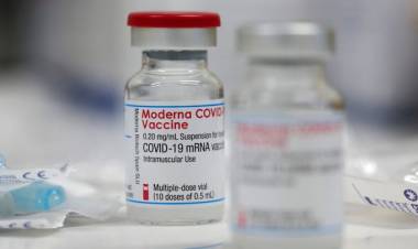 Distribuyen la vacuna Moderna para adolescentes