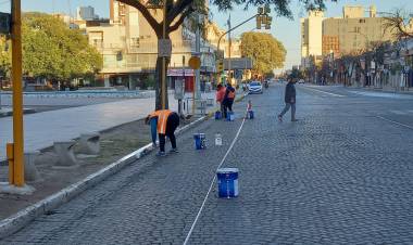 El municipio realiza tareas de demarcación en las principales arterias de la ciudad