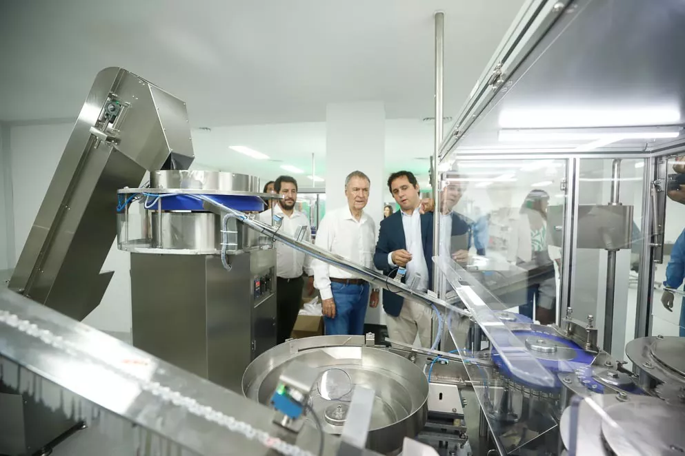 Inauguraron en Córdoba la primera fábrica de jeringas de Argentina