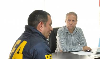Bernarte se reunió con los jefes de la división antidrogas de la PFA