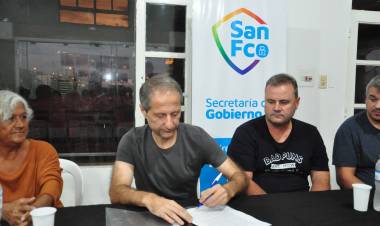 Se anunció el Plan de Natación para el Adulto Mayor