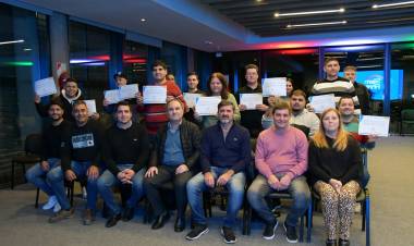 Entregaron certificados del curso de soldadura