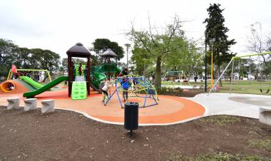 Plaza Primero de Mayo: La ciudad cuenta con un nuevo espacio refuncionalizado