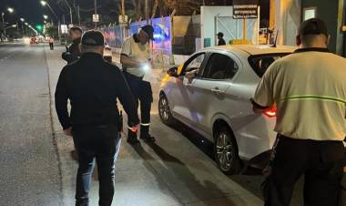 22 vehículos retenidos en controles de tránsito durante la madrugada del sábado 