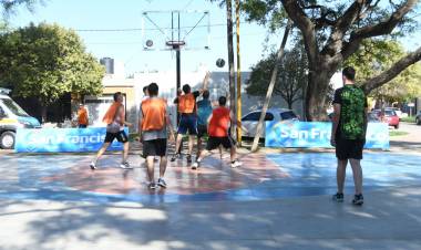 Exitosa primera edición del torneo básquet 3x3 y jornada de Eco Canje