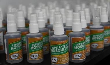 La Planta Elaborada de Medicamentos municipal refuerza su producción para prevenir el dengue