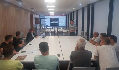 Carlos Seggiaro disertó en el Diplomado en Comercio Internacional para Pymes