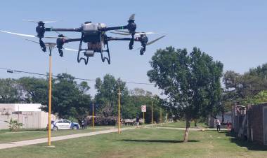 Dengue: el municipio continúa con la fumigación espacial a través del drone pulverizador