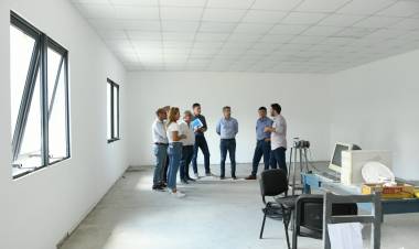 Bernarte recorrió el avance de obra y anunció la apertura de la Guardería Municipal del Parque Industrial