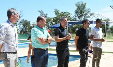 Se dio inicio a la temporada de verano en el Polideportivo Municipal