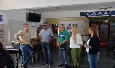 La Municipalidad desplegó sus tareas en barrio Roca