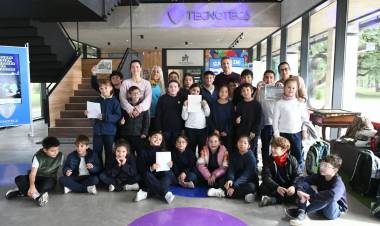 Cada vez más estudiantes eligen los tours educativos en Tecnoteca. ¿De qué se trata?