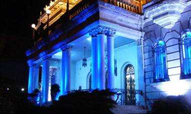 Municipio iluminará edificios públicos por el Día Provincial de la Adopción