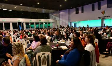 Más de 200 emprendedores se capacitaron en un encuentro regional