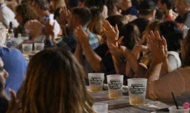 Vasos reutilizables: una nueva medida ambiental en el Festival de la Buena Mesa