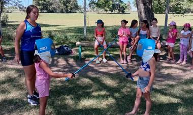 Desde el municipio se impulsa la esgrima en Escuelas de Verano de San Francisco