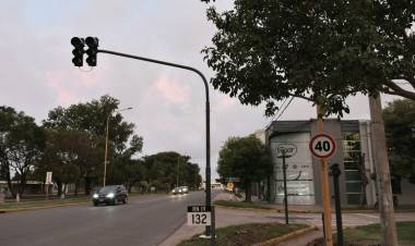 La avenida Cervantes tendrá un semáforo peatonal