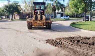 Continúan los trabajos de arreglo y mantenimiento de calles de tierra