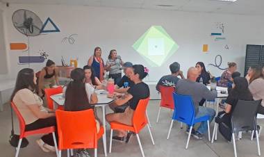 Educación impulsa Rondas de Diálogo con Familias en toda la provincia