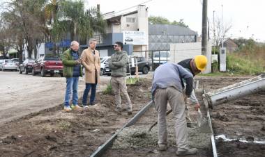Bº Sarmiento: escuchando a los vecinos el municipio construye el sendero peatonal del FFCC Mitre