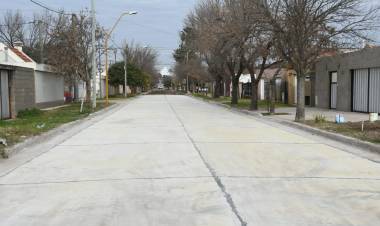 Barrio Parque: Se habilitó la pavimentación en un sector de calle Castro Barros
