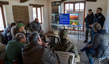 Guardaparques provinciales se capacitan en prevención y combate de incendios forestales