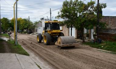 Durante el primer semestre del año ya se repararon el 86 % las calles de tierra de la ciudad