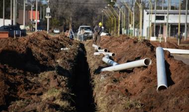 La Municipalidad lleva obras cloacales a los barrios San Francisco, Brisas del Sur y zona norte