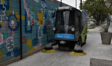 Municipio reparó y recuperó minibarredora para optimizar tareas de limpieza