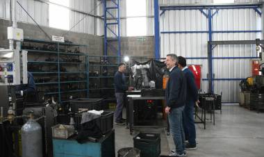 Bernarte visitó Laser Pro y destacó el crecimiento del Polo Industrial de San Francisco