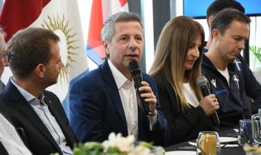 Bernarte recibió a la comitiva de Pinerolo en el marco de los 30 años del hermanamiento