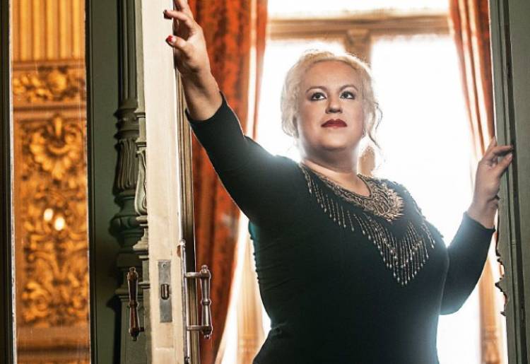 La soprano María Castillo de Lima debuta con una obra propia en el Teatro Colón