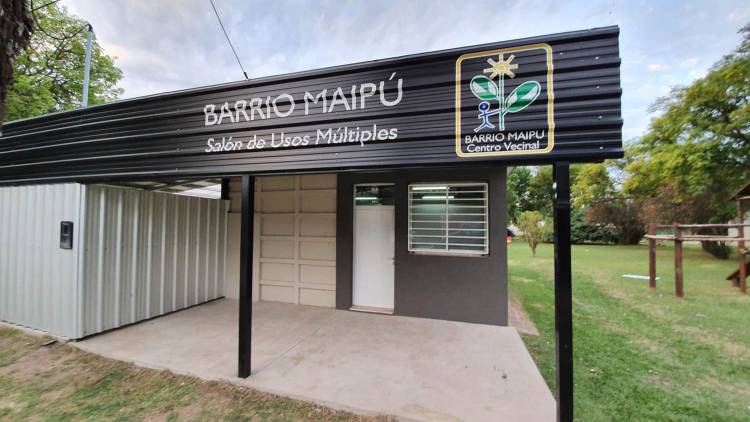 García Aresca participó de la inauguración del Salón de Usos Múltiples en barrio Maipú