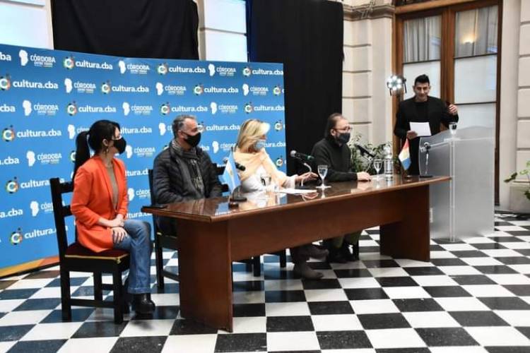 Premio Salón de las Mujeres Marina González Luschini