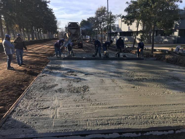 Comenzó la pavimentación de calle Las Margaritas